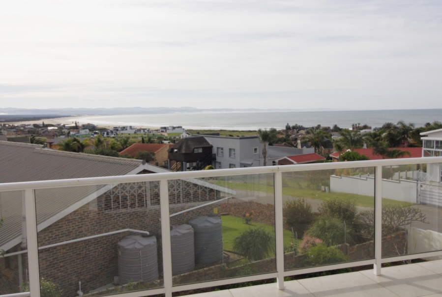 3 Bedroom Property for Sale in Wavecrest Eastern Cape